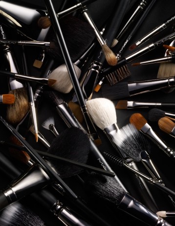 Makeup Brush Finder, cosmetics photography by Rich Begany